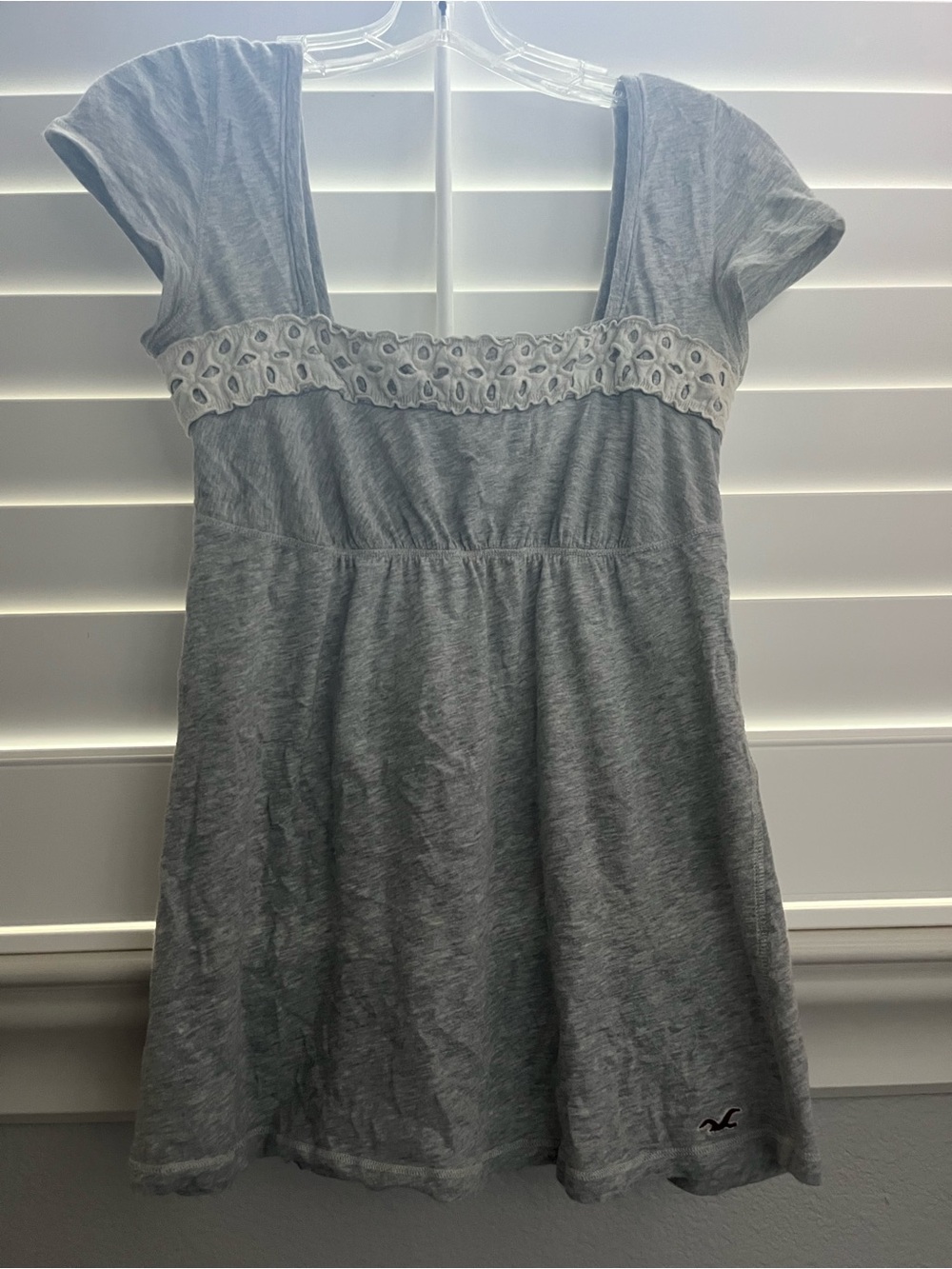 2000s Hollister Grey Eyelet Babydoll Top Size Large